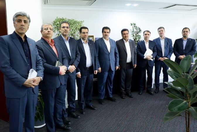 دیدار مدیرعامل بانک رفاه کارگران با مدیرعامل شرکت پتروشیمی نوری دیدار مدیرعامل بانک رفاه کارگران با مدیرعامل شرکت پتروشیمی نوری