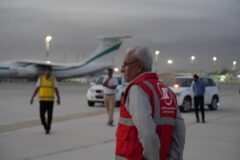 تداوم پروازهاي امدادي در فرودگاه بندرعباس/ نقش کنترلرها، پرسنل آتش‌نشاني و مديريت اپرون در انجام پروازها