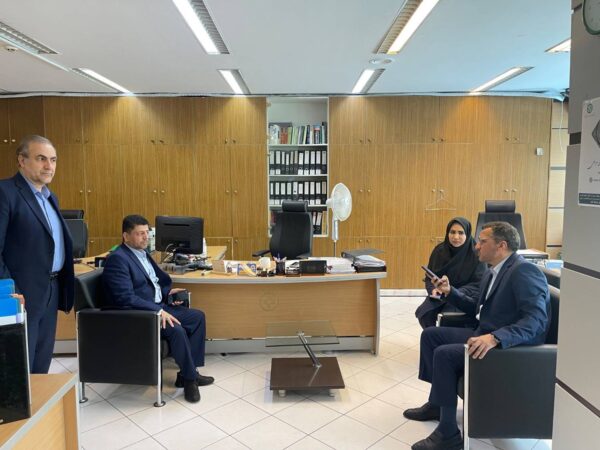 بازدید معاون بین الملل بانک توسعه صادرات ایران از شعبه بلوار کشاورز بازدید معاون بین الملل بانک توسعه صادرات ایران از شعبه بلوار کشاورز