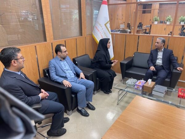 بازدید مدیرعامل بانک صنعت و معدن از شعبه بورس کالای ایران بازدید مدیرعامل بانک صنعت و معدن از شعبه بورس کالای ایران