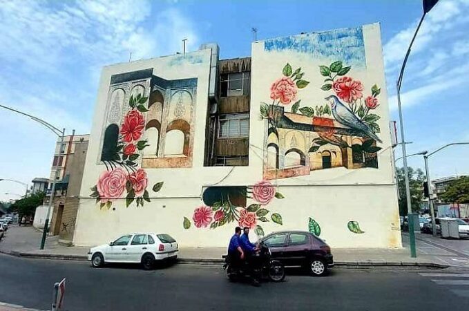 450 مترمربع طرح هنری بر دیواره محله ستارخان نقش بست ۴۵۰ مترمربع طرح هنری بر دیواره محله ستارخان نقش بست