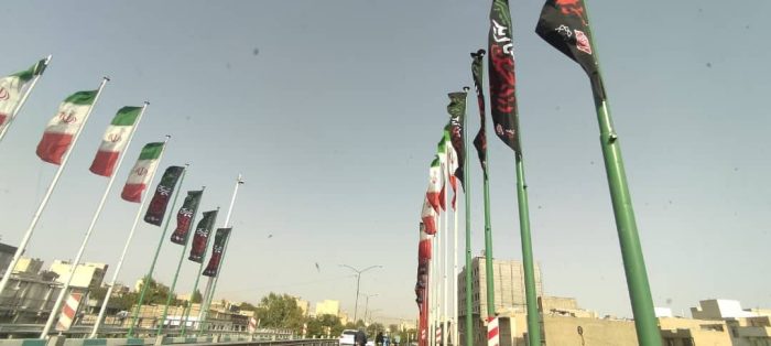 از نصب علامت در میادین و معابر تا برافراشتن پرچم و اقامه عزای حسینی از نصب علامت در میادین و معابر تا برافراشتن پرچم و اقامه عزای حسینی