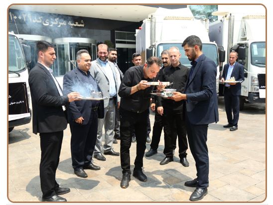 کاروان خدمترسانی اربعین بانک پارسیان برای اعزام به مناطق مرزی بدرقه شد کاروان خدمترسانی اربعین بانک پارسیان برای اعزام به مناطق مرزی بدرقه شد