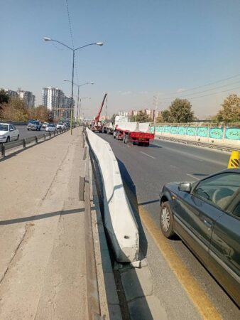 ارتقای ایمنی شهروندان با نصب ۱۷۰۰ متر المان ترافیکی در بزرگراه شهید بابایی ارتقای ایمنی شهروندان با نصب ۱۷۰۰ متر المان ترافیکی در بزرگراه شهید بابایی
