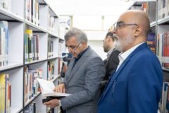 بازدید مدیرعامل گروه توسعه پتروایران از کتابخانه عمومی پارک‌شهر به مناسبت روز کتاب و کتاب‌خوانی