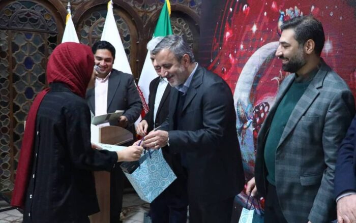 برپایی محفل ادبی « شب شعر یلدایی » در منطقه ۱۲