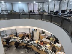 شكوهِ مسئولیت‌پذیری؛ وقتی “خدمت” با تمامِ ظرفیت در شعب كشیك معنا می‌یابد؛ میزبانیِ گرمِ شعب كشیك از مشتریانِ بانك صنعت و معدن