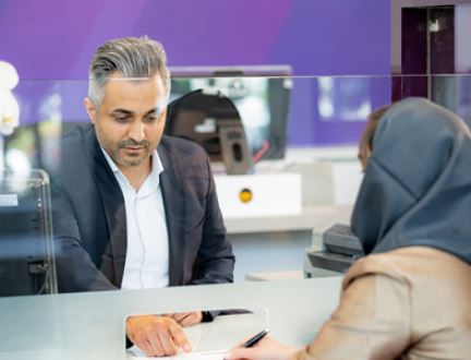 خدمات رسانی حضوری روزانه به ۴۰۰۰ مشتری در شعب بانک اقتصادنوین