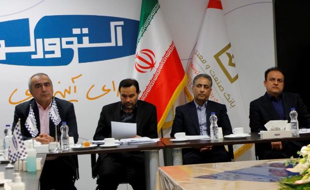 تاکید مدیرعامل بانک صنعت و معدن بر حمایت از صنایع آسیب دیده در جنگ رمضان