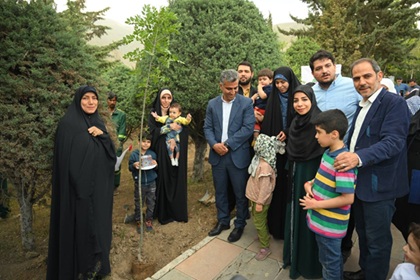 کاشت ۱۰۰ اصله نهال به نام نوزادان منطقه یک در پویش نفس های تازه شهر