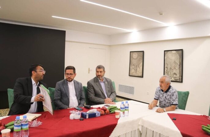 ملاقات چهره‌به‌چهره شهردار منطقه ۹ با آسیب‌دیدگان جنگ رمضان در هتل‌های تهران