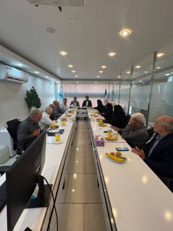 برگزاری نشست روسای کانون ها و نمایندگان صندوق بازنشستگی کشوری قم با بیمه دی